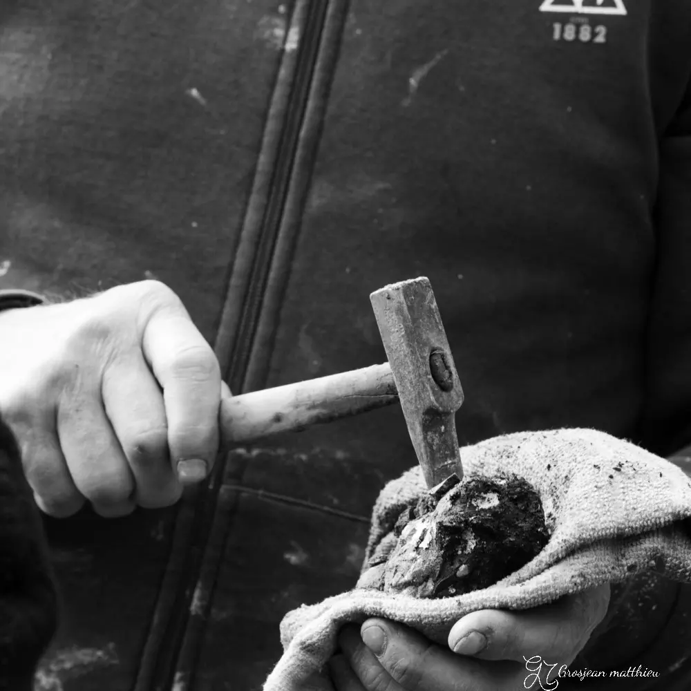 Nettoyage des pieces et finitions cleaning the pieces and finishing work 01