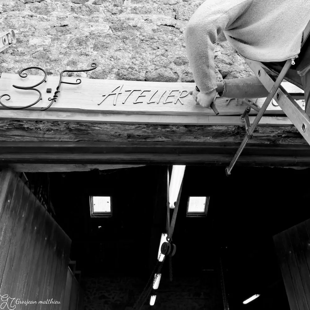Renovation de la porte et enseigne 03