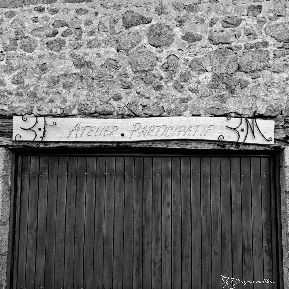 Renovation de la porte et enseigne 05