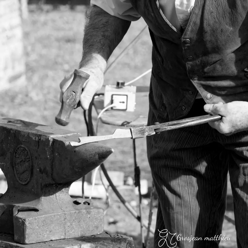 blacksmithing demonstration by michel 07